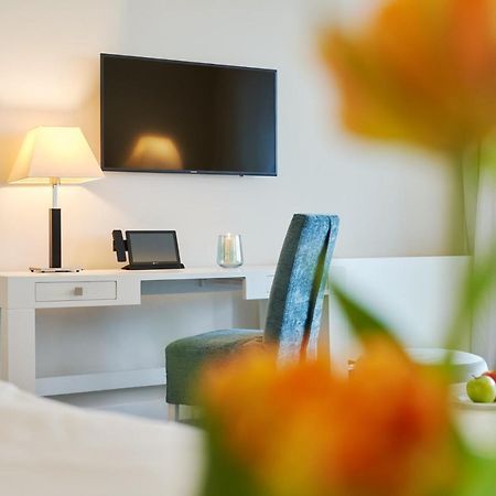 Strandhotel Duenenmeer - Adults Only Дирхаген Экстерьер фото