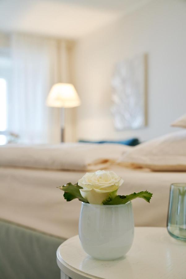 Strandhotel Duenenmeer - Adults Only Дирхаген Экстерьер фото