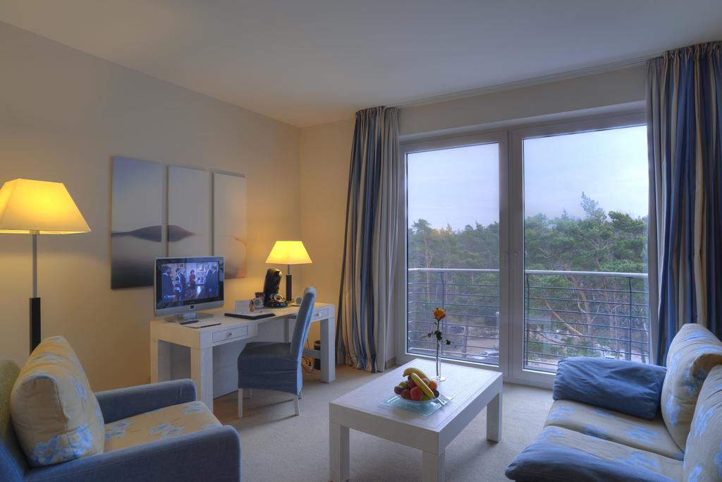 Strandhotel Duenenmeer - Adults Only Дирхаген Номер фото